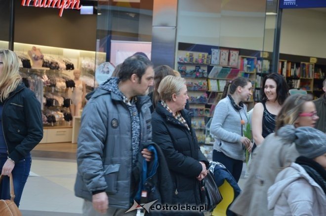 Dzień Kobiet w Galerii Bursztynowej [08.03.2015] - zdjęcie #43 - eOstroleka.pl