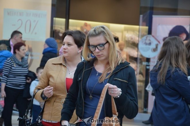 Dzień Kobiet w Galerii Bursztynowej [08.03.2015] - zdjęcie #42 - eOstroleka.pl