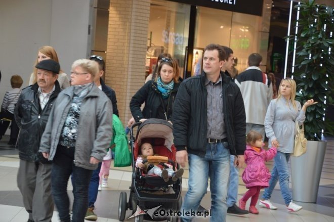 Dzień Kobiet w Galerii Bursztynowej [08.03.2015] - zdjęcie #37 - eOstroleka.pl