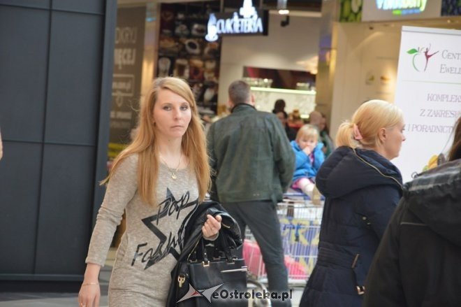 Dzień Kobiet w Galerii Bursztynowej [08.03.2015] - zdjęcie #16 - eOstroleka.pl