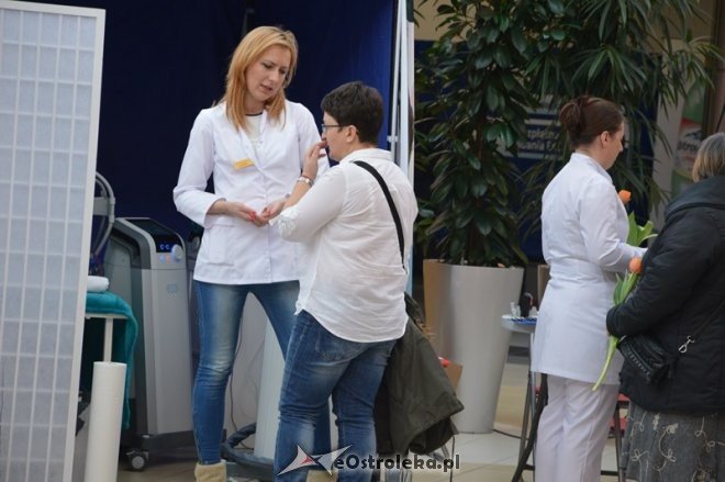 Dzień Kobiet w Galerii Bursztynowej [08.03.2015] - zdjęcie #14 - eOstroleka.pl