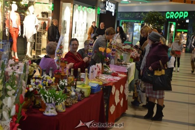 Dzień Kobiet w Galerii Bursztynowej [08.03.2015] - zdjęcie #2 - eOstroleka.pl