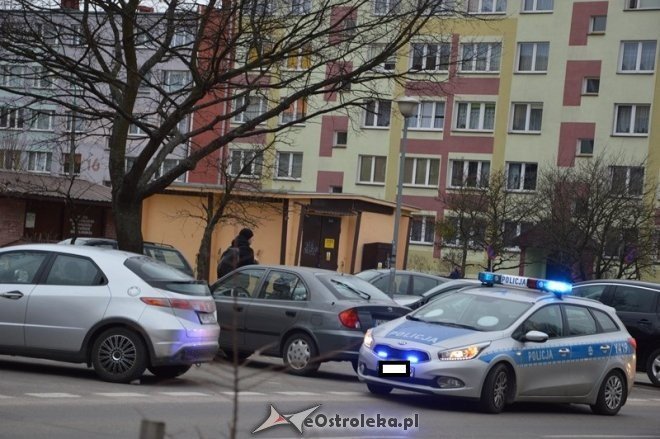 Honda blokowała ruch przy ul. Konopnickiej [13.03.2015] - zdjęcie #8 - eOstroleka.pl