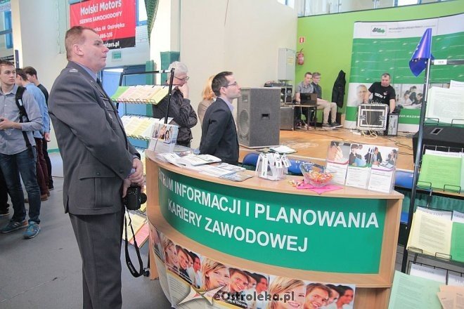 IX Młodzieżowe Targi Edukacji i Pracy w Ostrołęce [19.03.2015] - zdjęcie #106 - eOstroleka.pl