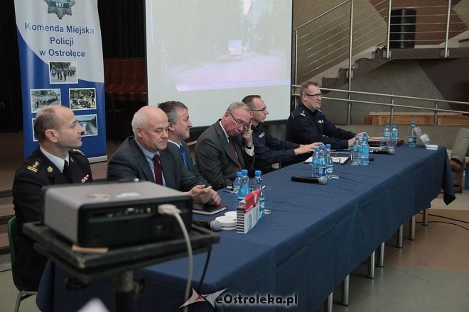 Ostrołęka: Debata społeczna Komendy Miejskiej Policji [19.03.2015] - zdjęcie #1 - eOstroleka.pl