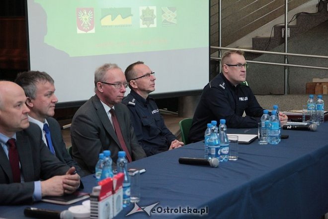 Ostrołęka: Debata społeczna Komendy Miejskiej Policji [19.03.2015] - zdjęcie #3 - eOstroleka.pl