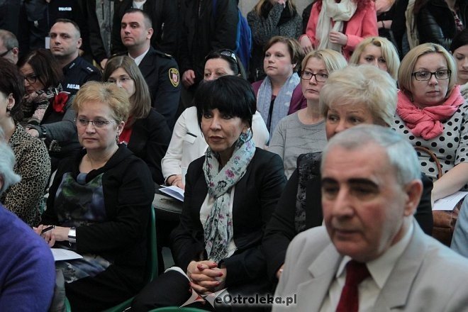 Ostrołęka: Debata społeczna Komendy Miejskiej Policji [19.03.2015] - zdjęcie #11 - eOstroleka.pl