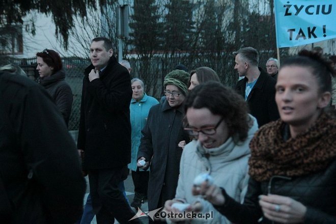 Marsz dla Życia i Rodziny 2015: Setki mieszkańców na ulicach Ostrołęki [ZDJĘCIA] - zdjęcie #65 - eOstroleka.pl