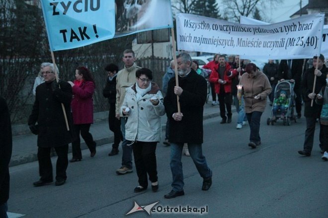 Marsz dla Życia i Rodziny 2015: Setki mieszkańców na ulicach Ostrołęki [ZDJĘCIA] - zdjęcie #45 - eOstroleka.pl