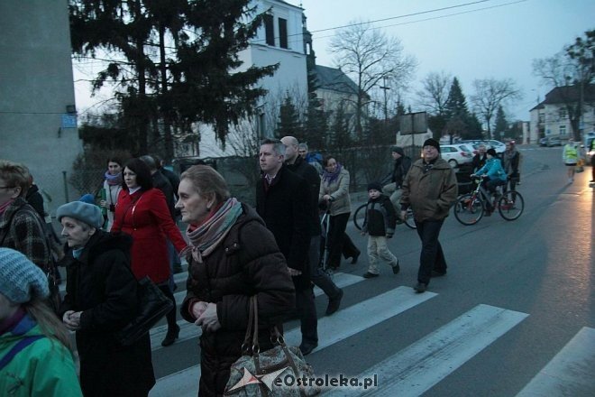 Marsz dla Życia i Rodziny 2015: Setki mieszkańców na ulicach Ostrołęki [ZDJĘCIA] - zdjęcie #64 - eOstroleka.pl