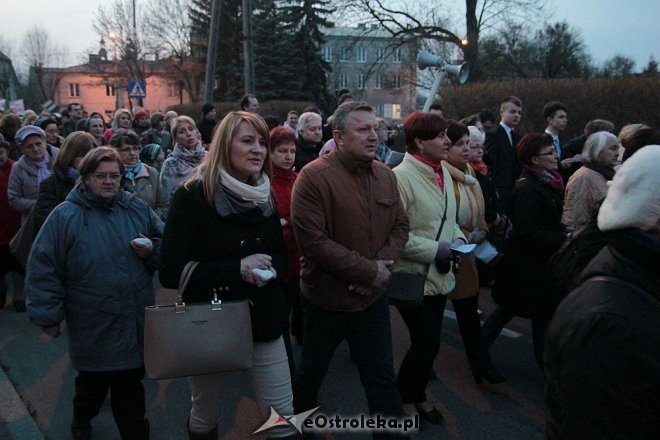 Marsz dla Życia i Rodziny 2015: Setki mieszkańców na ulicach Ostrołęki [ZDJĘCIA] - zdjęcie #53 - eOstroleka.pl