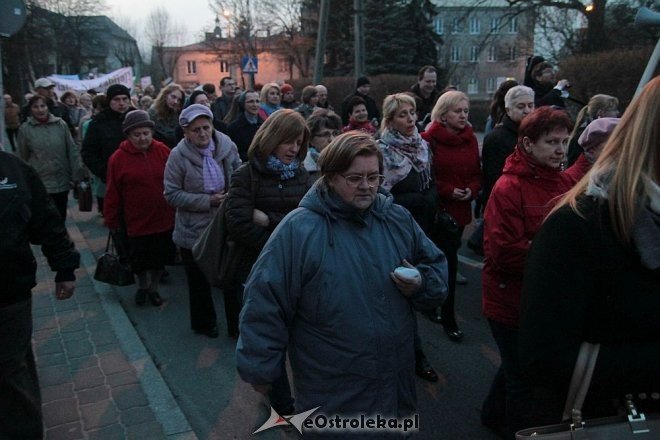 Marsz dla Życia i Rodziny 2015: Setki mieszkańców na ulicach Ostrołęki [ZDJĘCIA] - zdjęcie #55 - eOstroleka.pl