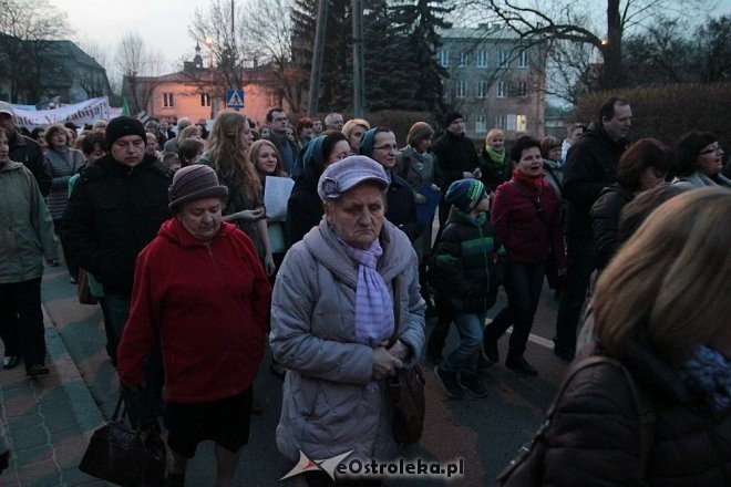 Marsz dla Życia i Rodziny 2015: Setki mieszkańców na ulicach Ostrołęki [ZDJĘCIA] - zdjęcie #59 - eOstroleka.pl