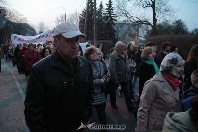Marsz dla Życia i Rodziny 2015: Setki mieszkańców na ulicach Ostrołęki [ZDJĘCIA] - zdjęcie #65 - eOstroleka.pl