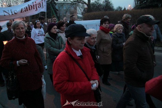 Marsz dla Życia i Rodziny 2015: Setki mieszkańców na ulicach Ostrołęki [ZDJĘCIA] - zdjęcie #77 - eOstroleka.pl