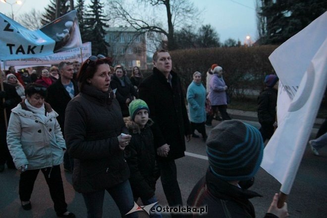 Marsz dla Życia i Rodziny 2015: Setki mieszkańców na ulicach Ostrołęki [ZDJĘCIA] - zdjęcie #89 - eOstroleka.pl