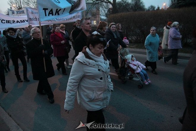 Marsz dla Życia i Rodziny 2015: Setki mieszkańców na ulicach Ostrołęki [ZDJĘCIA] - zdjęcie #91 - eOstroleka.pl