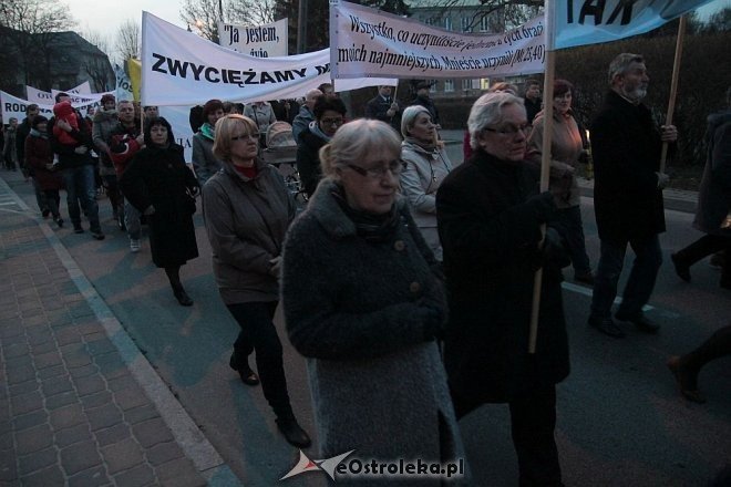 Marsz dla Życia i Rodziny 2015: Setki mieszkańców na ulicach Ostrołęki [ZDJĘCIA] - zdjęcie #95 - eOstroleka.pl