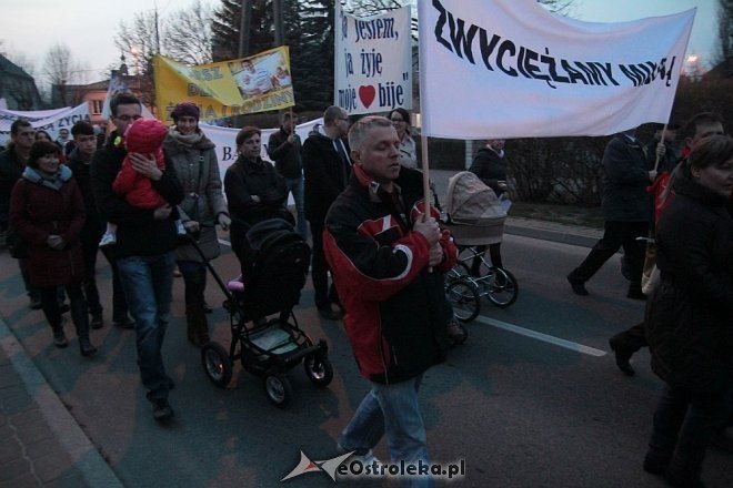 Marsz dla Życia i Rodziny 2015: Setki mieszkańców na ulicach Ostrołęki [ZDJĘCIA] - zdjęcie #99 - eOstroleka.pl