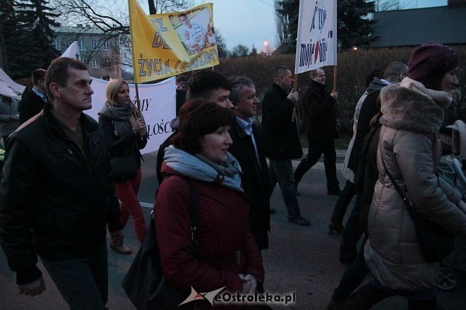 Marsz dla Życia i Rodziny 2015: Setki mieszkańców na ulicach Ostrołęki [ZDJĘCIA] - zdjęcie #102 - eOstroleka.pl