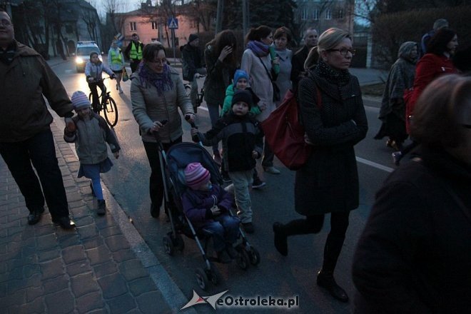 Marsz dla Życia i Rodziny 2015: Setki mieszkańców na ulicach Ostrołęki [ZDJĘCIA] - zdjęcie #18 - eOstroleka.pl