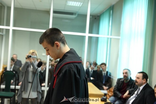 Ostrołęka: Uczniowie II SLO stanęli przed sądem oskarżeni o handel narkotykami [28.03.2015] - zdjęcie #9 - eOstroleka.pl