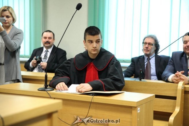 Ostrołęka: Uczniowie II SLO stanęli przed sądem oskarżeni o handel narkotykami [28.03.2015] - zdjęcie #19 - eOstroleka.pl