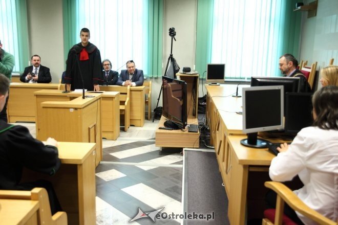 Ostrołęka: Uczniowie II SLO stanęli przed sądem oskarżeni o handel narkotykami [28.03.2015] - zdjęcie #22 - eOstroleka.pl