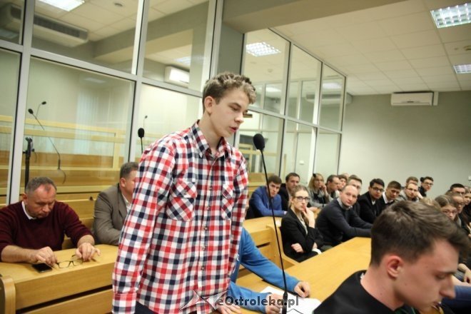 Ostrołęka: Uczniowie II SLO stanęli przed sądem oskarżeni o handel narkotykami [28.03.2015] - zdjęcie #24 - eOstroleka.pl