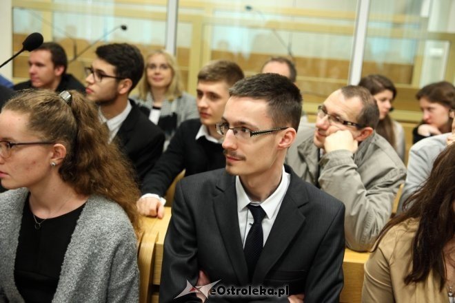 Ostrołęka: Uczniowie II SLO stanęli przed sądem oskarżeni o handel narkotykami [28.03.2015] - zdjęcie #28 - eOstroleka.pl
