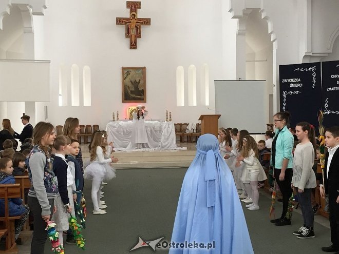 Ostrołęka: Wielki Tydzień w Szkole Podstawowej nr 10 [02.04.2015] - zdjęcie #24 - eOstroleka.pl