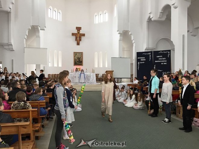 Ostrołęka: Wielki Tydzień w Szkole Podstawowej nr 10 [02.04.2015] - zdjęcie #9 - eOstroleka.pl