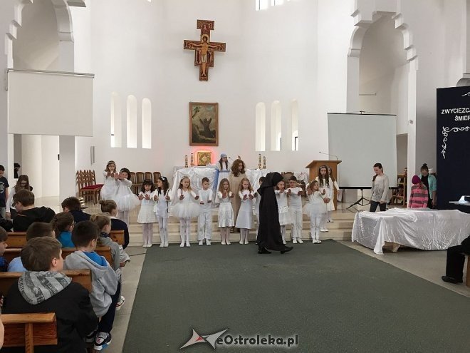 Ostrołęka: Wielki Tydzień w Szkole Podstawowej nr 10 [02.04.2015] - zdjęcie #19 - eOstroleka.pl