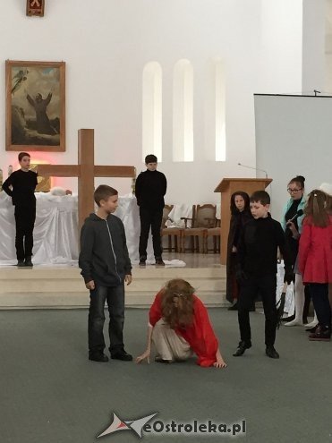 Ostrołęka: Wielki Tydzień w Szkole Podstawowej nr 10 [02.04.2015] - zdjęcie #15 - eOstroleka.pl