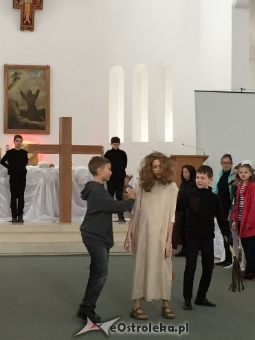 Ostrołęka: Wielki Tydzień w Szkole Podstawowej nr 10 [02.04.2015] - zdjęcie #17 - eOstroleka.pl