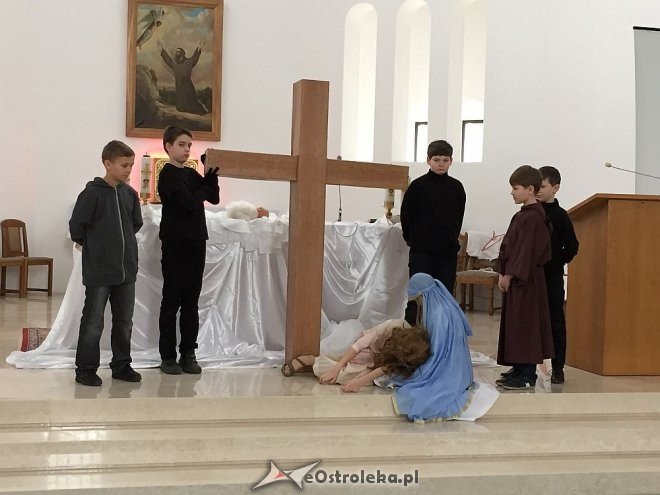 Ostrołęka: Wielki Tydzień w Szkole Podstawowej nr 10 [02.04.2015] - zdjęcie #11 - eOstroleka.pl