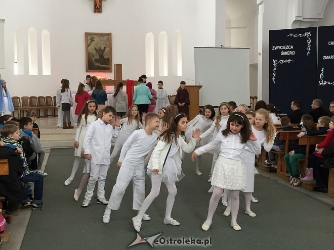 Ostrołęka: Wielki Tydzień w Szkole Podstawowej nr 10 [02.04.2015] - zdjęcie #24 - eOstroleka.pl