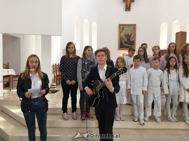 Ostrołęka: Wielki Tydzień w Szkole Podstawowej nr 10 [02.04.2015] - zdjęcie #2 - eOstroleka.pl