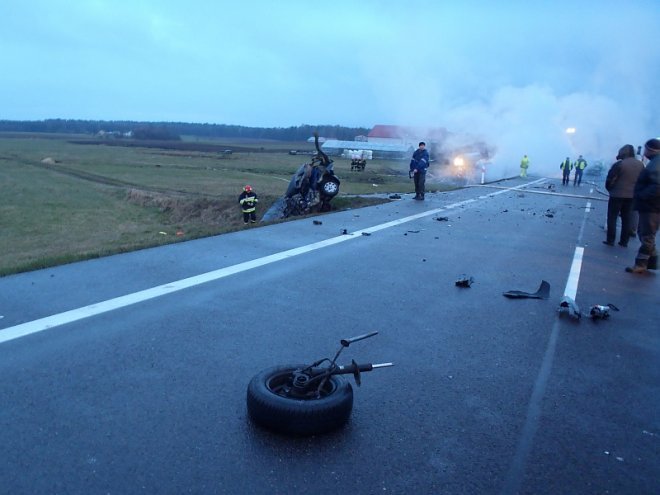 Tragiczny wypadek na krajowej ósemce - zdjęcie #7 - eOstroleka.pl