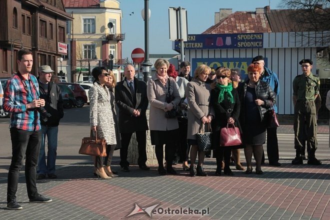 Ostrołęka: Miejskie obchody 5. rocznicy katastrofy smoleńskiej [10.04.2015] - zdjęcie #65 - eOstroleka.pl