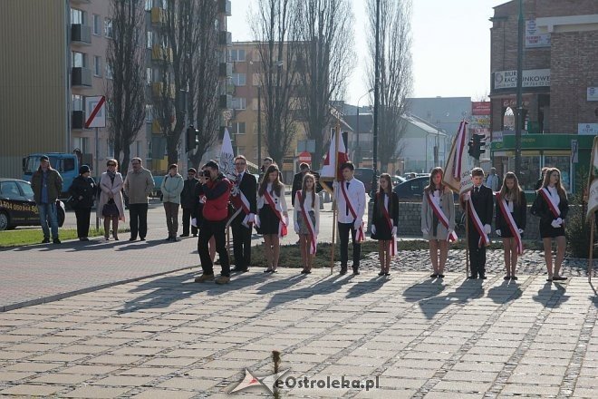 Ostrołęka: Miejskie obchody 5. rocznicy katastrofy smoleńskiej [10.04.2015] - zdjęcie #59 - eOstroleka.pl