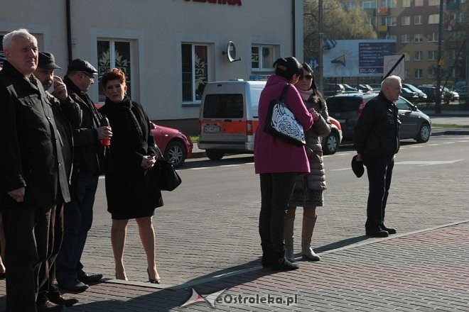 Ostrołęka: Miejskie obchody 5. rocznicy katastrofy smoleńskiej [10.04.2015] - zdjęcie #13 - eOstroleka.pl