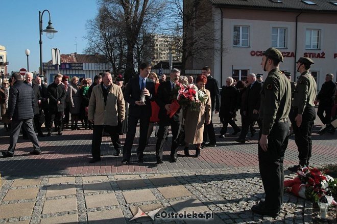 Ostrołęka: Miejskie obchody 5. rocznicy katastrofy smoleńskiej [10.04.2015] - zdjęcie #21 - eOstroleka.pl