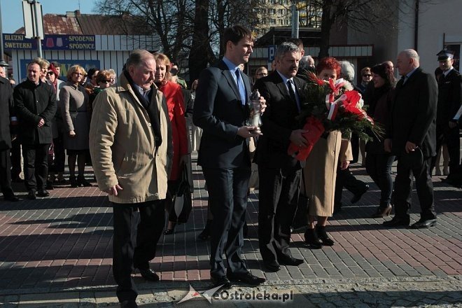 Ostrołęka: Miejskie obchody 5. rocznicy katastrofy smoleńskiej [10.04.2015] - zdjęcie #48 - eOstroleka.pl