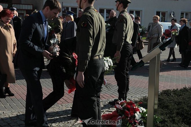 Ostrołęka: Miejskie obchody 5. rocznicy katastrofy smoleńskiej [10.04.2015] - zdjęcie #46 - eOstroleka.pl