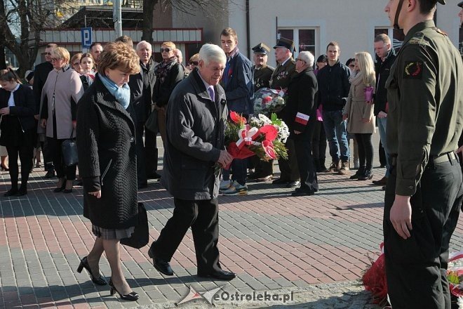 Ostrołęka: Miejskie obchody 5. rocznicy katastrofy smoleńskiej [10.04.2015] - zdjęcie #28 - eOstroleka.pl