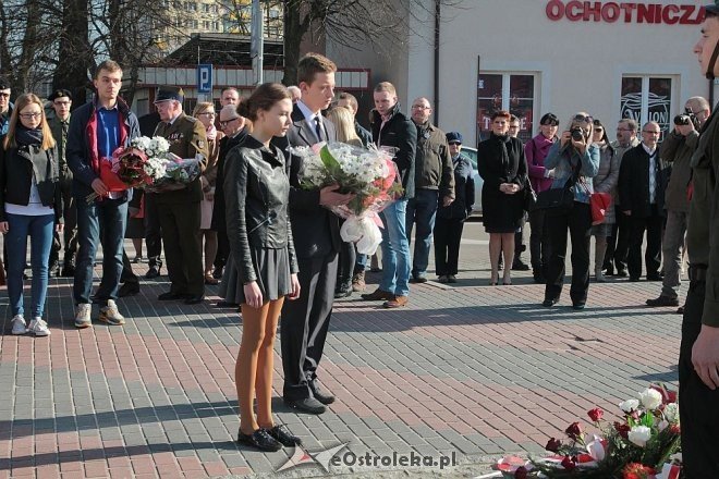 Ostrołęka: Miejskie obchody 5. rocznicy katastrofy smoleńskiej [10.04.2015] - zdjęcie #19 - eOstroleka.pl
