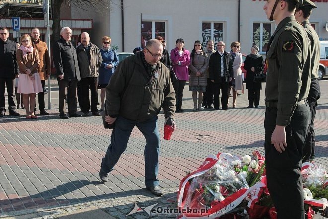 Ostrołęka: Miejskie obchody 5. rocznicy katastrofy smoleńskiej [10.04.2015] - zdjęcie #14 - eOstroleka.pl