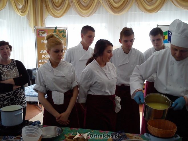 O produkcji sera podpuszczkowego z uczniami ostrołęckiej „czwórki” [16.04.2015] - zdjęcie #33 - eOstroleka.pl