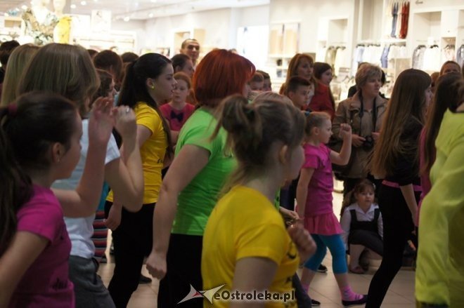 Warsztaty taneczne w Galerii Bursztynowej [19.04.2015] - zdjęcie #8 - eOstroleka.pl